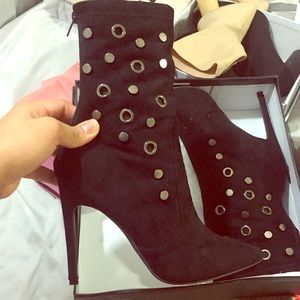 NEED GONE✅FINAL PRICE✅BOOTIES